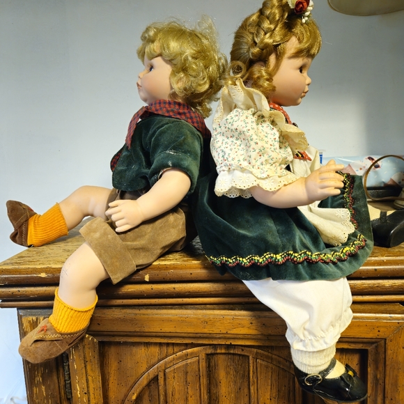 Vintage and Rare Hansel and Gretel Porcelain Dolls - Picture 5 of 16